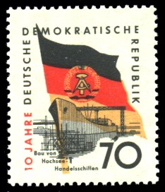 70 Pf Briefmarke: 10 Jahre DDR