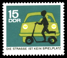 15 Pf Briefmarke: Straßenverkehr, kein Spielplatz 15 Pf Briefmarke: Straßenverkehr, kein Spielplatz