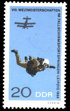 20 Pf Briefmarke: Fallschirmspringen 20 Pf Briefmarke: Fallschirmspringen