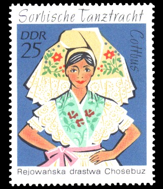 25 Pf Briefmarke: Sorbische Tanztrachten, Cottbus