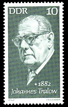 10 Pf Briefmarke: Bedeutende Persönlichkeiten, Johannes Tralow 10 Pf Briefmarke: Bedeutende Persönlichkeiten, Johannes Tralow