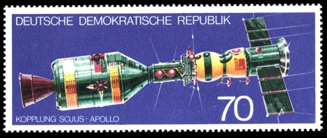 70 Pf Briefmarke: SOJUS-APOLLO Weltraumfahrt-Projekt, Kopplung SOJUS APOLLO