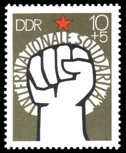 10 + 5 Pf Briefmarke: Internationale Solidarität 1975