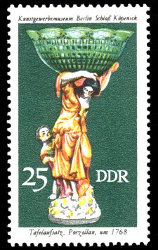 25 Pf Briefmarke: Kunstgewerbemuseum Berlin Schloß Köpenick, Tafelaufsatz