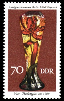 70 Pf Briefmarke: Kunstgewerbemuseum Berlin Schloß Köpenick, Vase