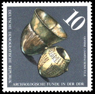 10 Pf Briefmarke: Archäologische Funde, Gefässe