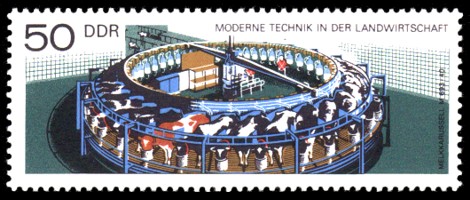 50 Pf Briefmarke: Moderne Technik in der Landwirtschaft, Melkkarussell 50 Pf Briefmarke: Moderne Technik in der Landwirtschaft, Melkkarussell