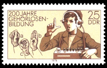 25 Pf Briefmarke: 200 Jahre Gehörlosenbildung, Fingeralphabet Schüler