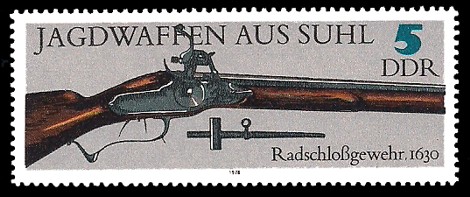 5 Pf Briefmarke: Jagdwaffen aus Suhl, Radschloßgewehr