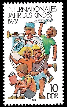 10 Pf Briefmarke: Internationales Jahr des Kindes 1979, spielende Kinder