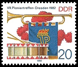 20 Pf Briefmarke: VII. Pioniertreffen in Dresden, Trompete u Trommel 20 Pf Briefmarke: VII. Pioniertreffen in Dresden, Trompete u Trommel