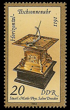 20 Pf Briefmarke: Kostbare Sand- und Sonnenuhren, Horizontal-Tischsonnenuhr 20 Pf Briefmarke: Kostbare Sand- und Sonnenuhren, Horizontal-Tischsonnenuhr