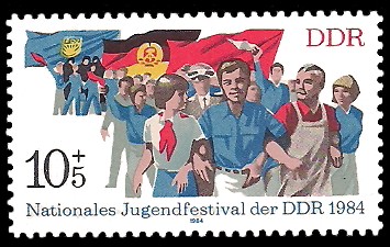 10 + 5 Pf Briefmarke: Nationales Jugendfestival der DDR 1984, Demonstrierende