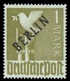 1 M Briefmarke: Gemeinschaftsausgabe der alliierten Besetzung mit schwarzem BERLIN Aufdruck, Freimarke 1 M Briefmarke: Gemeinschaftsausgabe der alliierten Besetzung mit schwarzem BERLIN Aufdruck, Freimarke