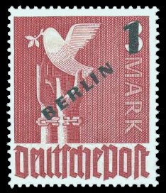 1 DM, auf 3 M Briefmarke: Gemeinschaftsausgabe der alliierten Besetzung mit dunkelgrünem BERLIN und Wert-Aufdruck, Freimarke 1 DM, auf 3 M Briefmarke: Gemeinschaftsausgabe der alliierten Besetzung mit dunkelgrünem BERLIN und Wert-Aufdruck, Freimarke