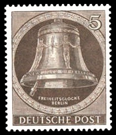 5 Pf Briefmarke: Freiheitsglocke, Klöppel links 5 Pf Briefmarke: Freiheitsglocke, Klöppel links